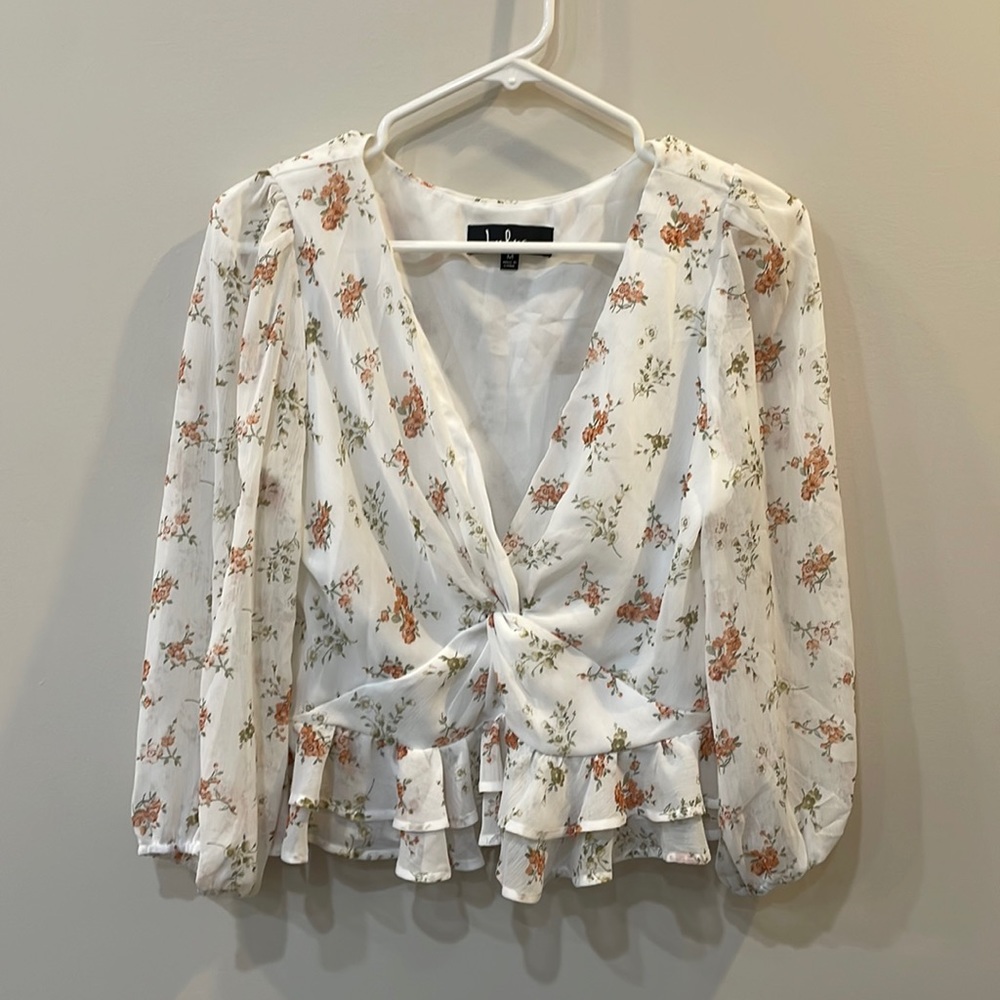 Lulu’s Floral Blouse size M